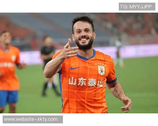 球队助教表示全员支持瓦科留队转会现象正常祝福瓦科未来发展