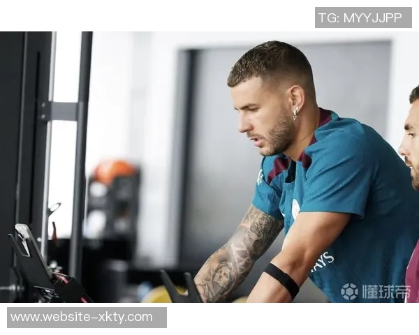 巴黎伤情更新李刚仁与萨福诺夫积极适应训练卢卡斯因伤缺席比赛